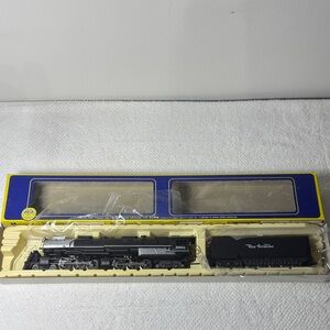 AHM Rio Grande 4-6-6-4 Black HO Scale Challenger Steam Locomotive 5113-05 (New)